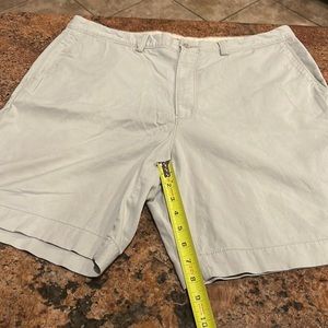 Tommy Bahama Men's Flat Front Khaki Shorts Size 38